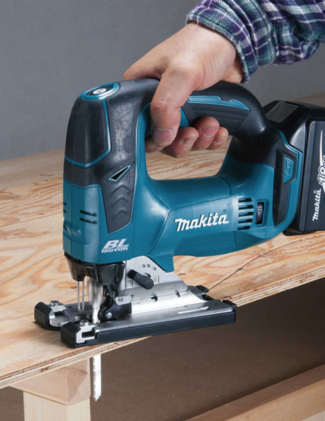 Makita kit with 9 tools + 3 5.0Ah bat + charger + 2 bags DLX9243BL3