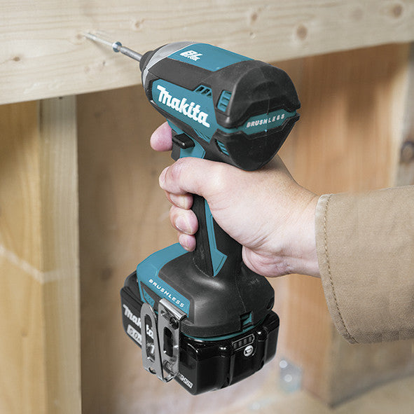 Makita kit 7 tools + 2bat 5Ah + charger + 2 bags LXT600 DLX7815BL2