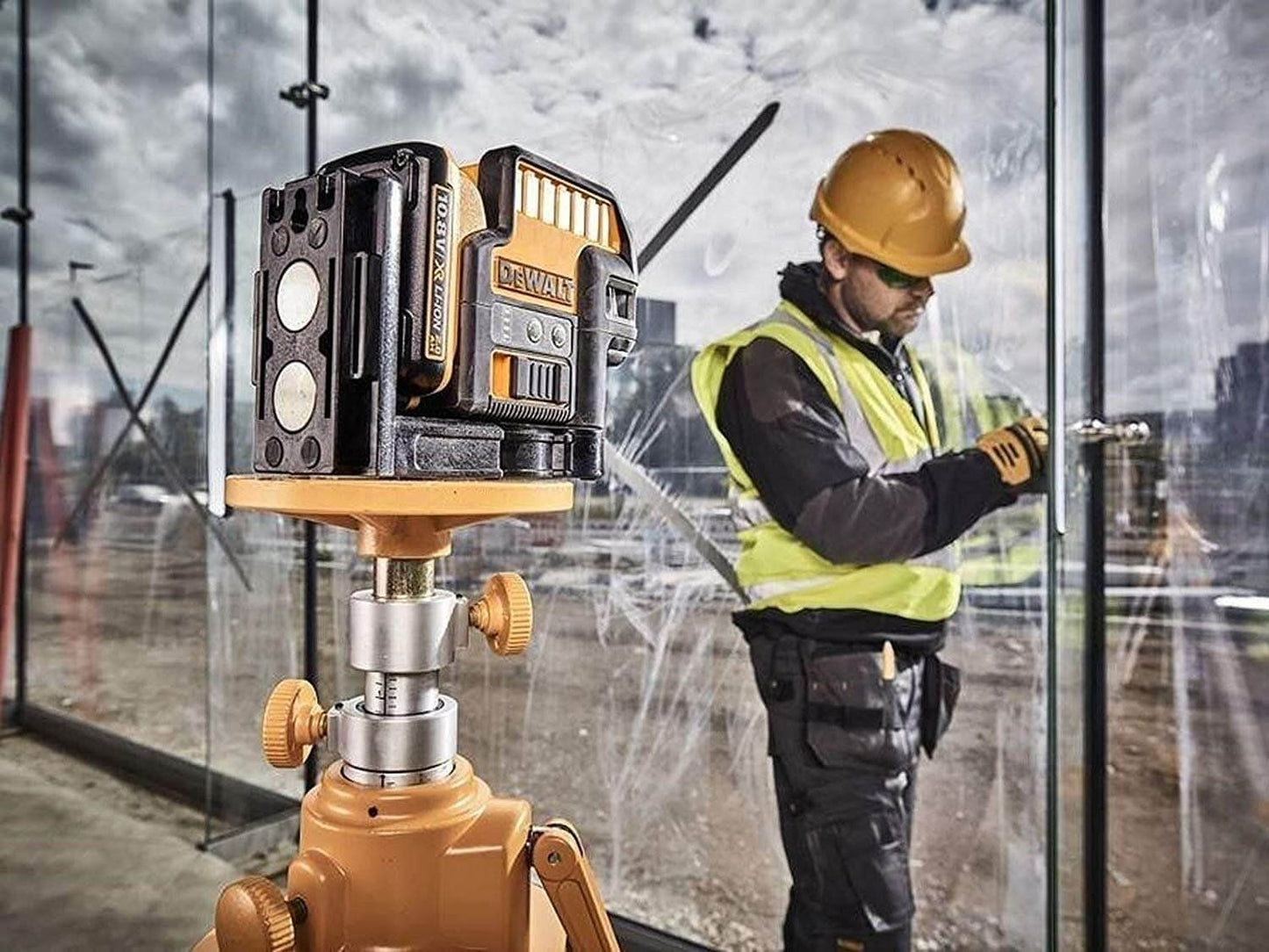 Nivel Láser Autonivelante 5 puntos cruz roja Dewalt 10.8V DCE0825D1R