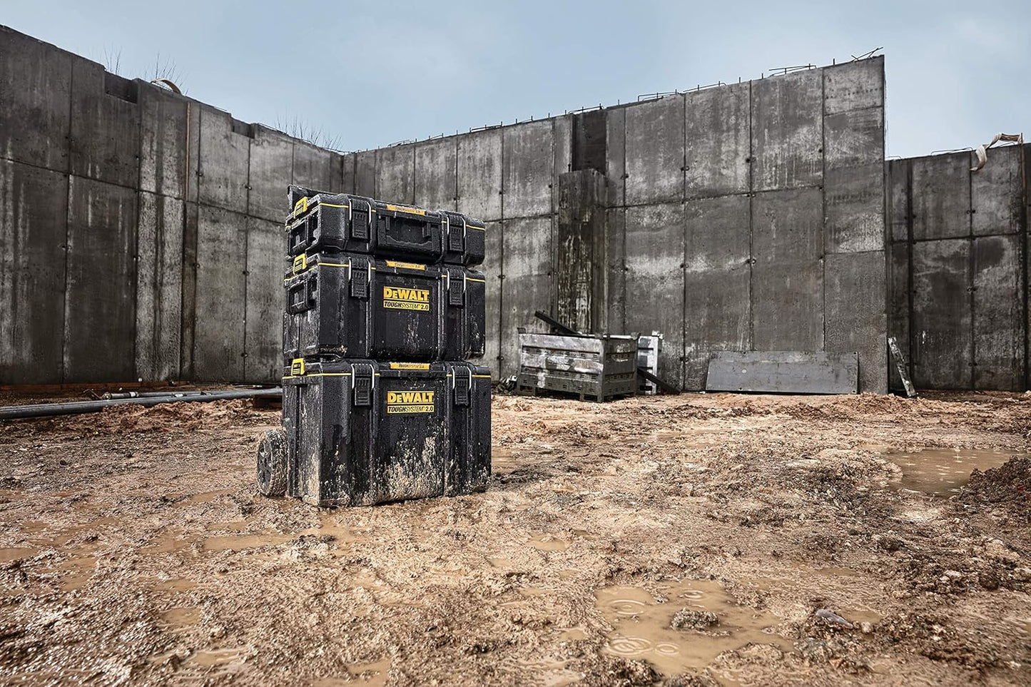 TOUGHSYSTEM DS450 Dewalt DWST83295-1 Tool Box with Handle and Wheels