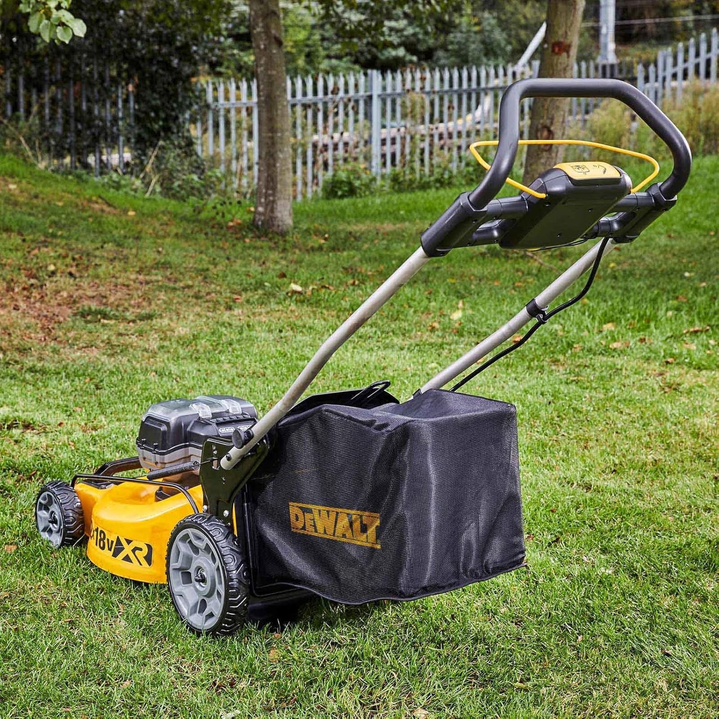 Cortacésped sin escobillas XR 2x18V 48cm Dewalt DCMW564N