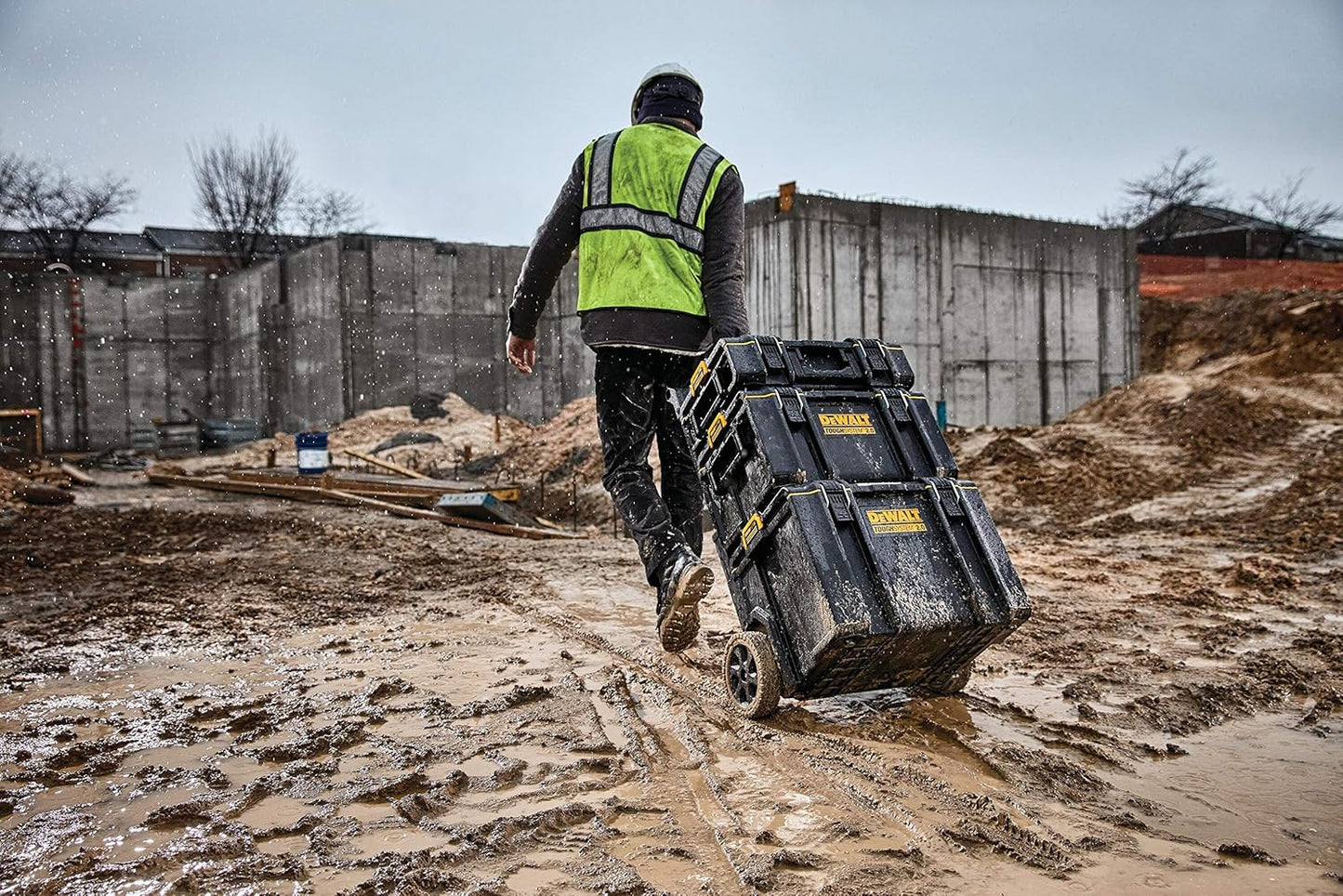 TOUGHSYSTEM DS450 Dewalt DWST83295-1 Tool Box with Handle and Wheels