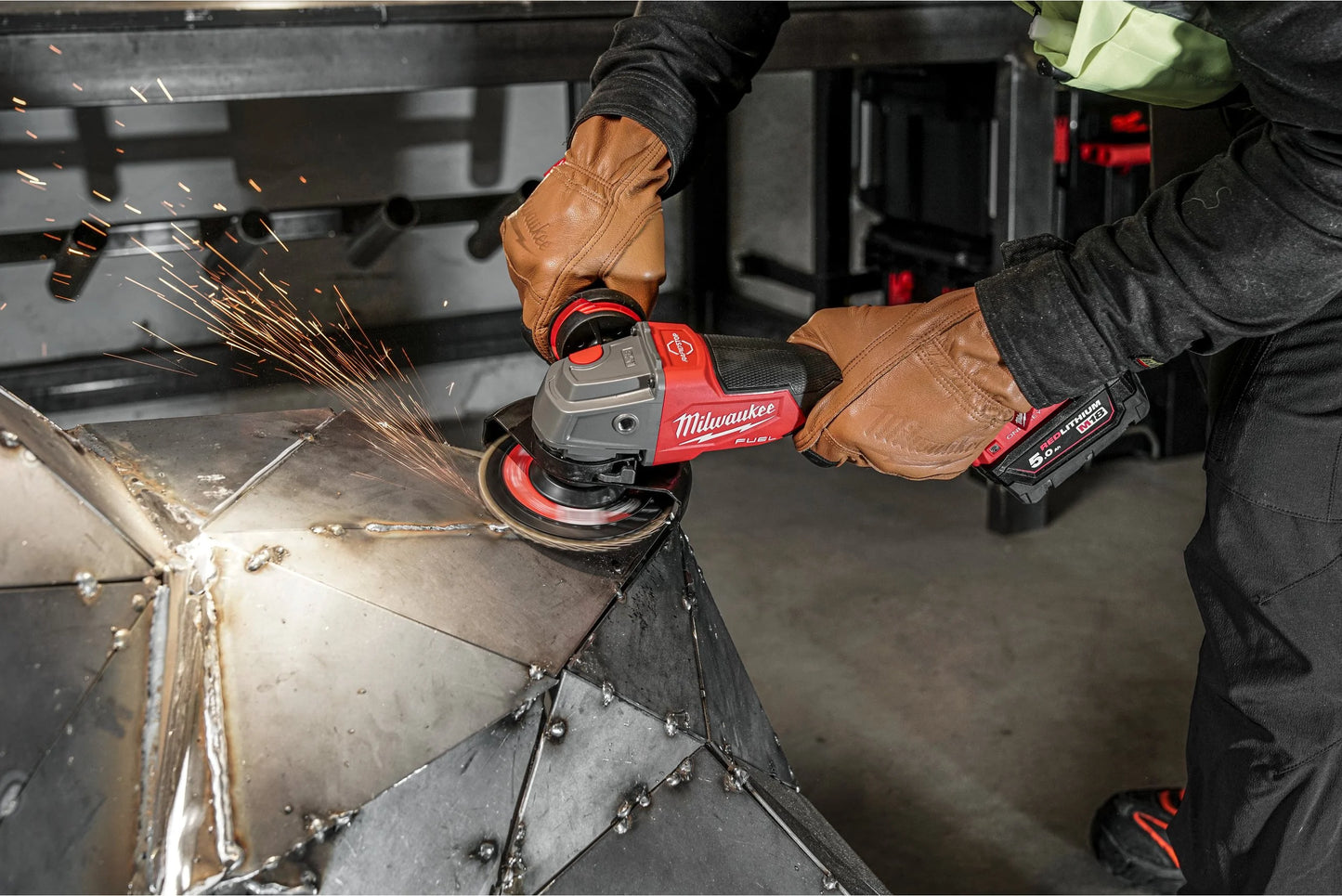 Milwaukee M18 ONEFSAG125XPDB-0X M18 125mm Fuel ONE-KEY Angle Grinder with Case