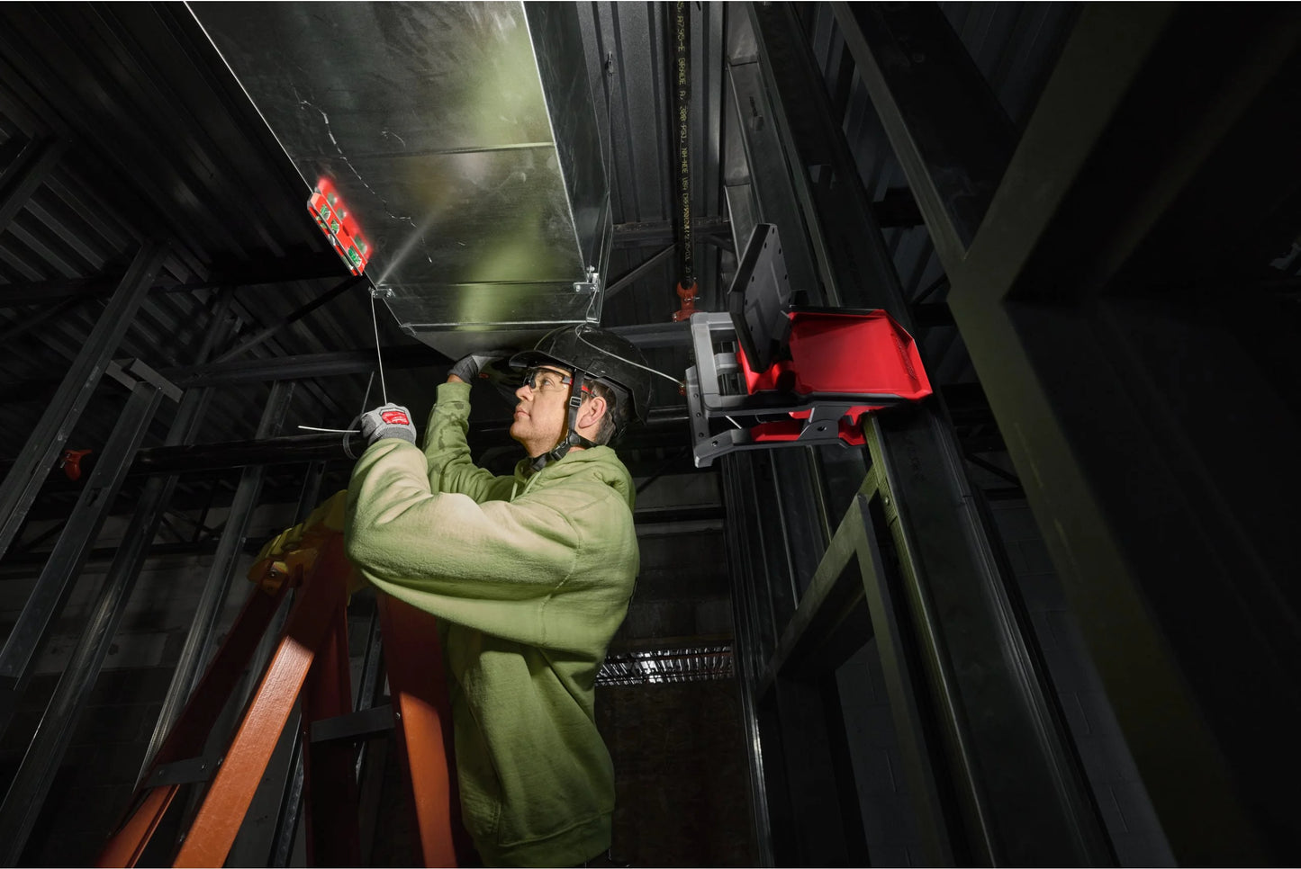 Luz de área pivotante Milwaukee M18 PAL2-0